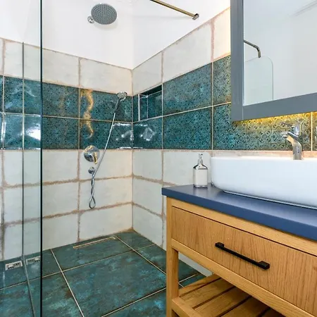 Kaya Koey'de Oezel Havuzlu, 5 Yatak Odali Lueks Albera Villa *