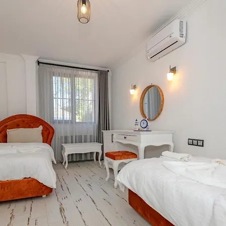 Villa Kaya Koey'de Oezel Havuzlu, 5 Yatak Odali Lueks Albera *